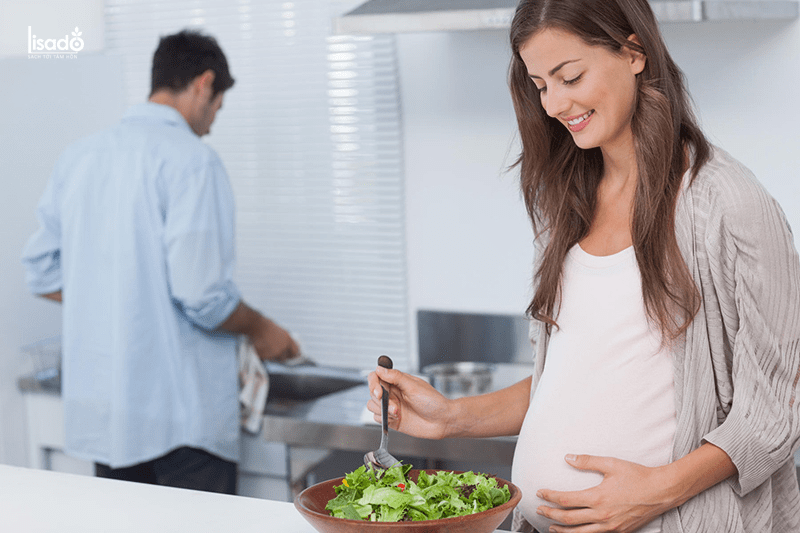 Măng tây chứa nhiều chất dinh dưỡng giúp kiểm soát lượng đường huyết trong cơ thể rất tốt cho bà bầu.