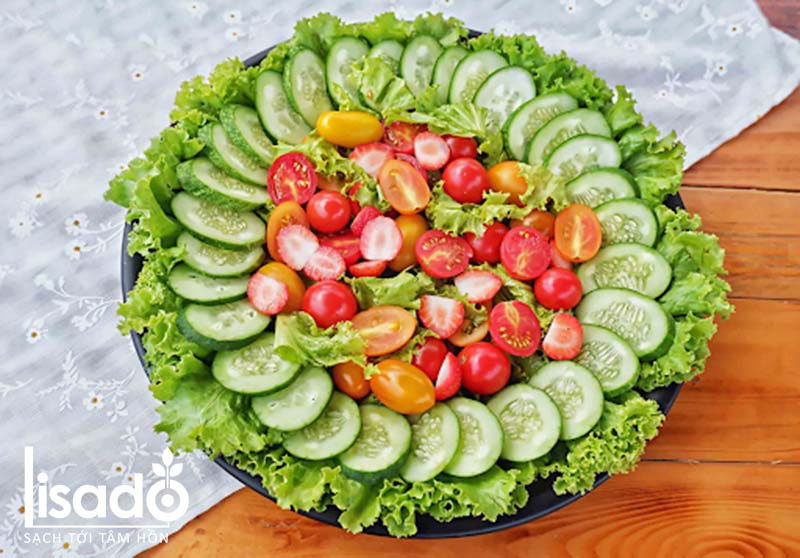 Salad dưa chuột cùng một số loại quả khác