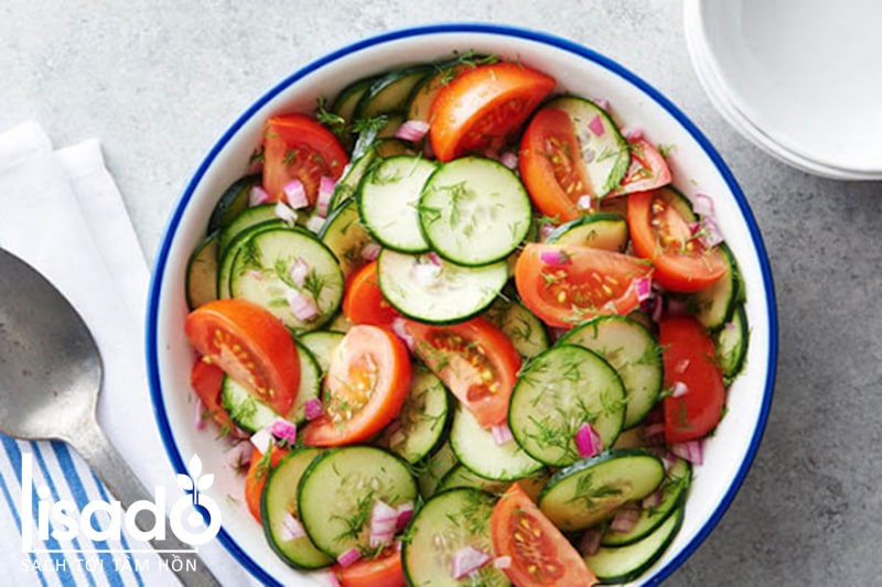 Salad dưa chuột cà chua đơn giản cho người giảm cân