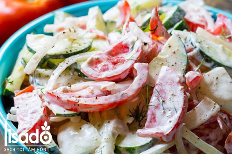 Salad cà chua sốt mayonnaise thơm ngon béo ngậy